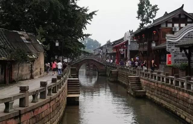 家门口的“群众村晚”真热闹